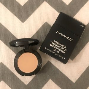 New MAC Studio Finish Concealer - NC20